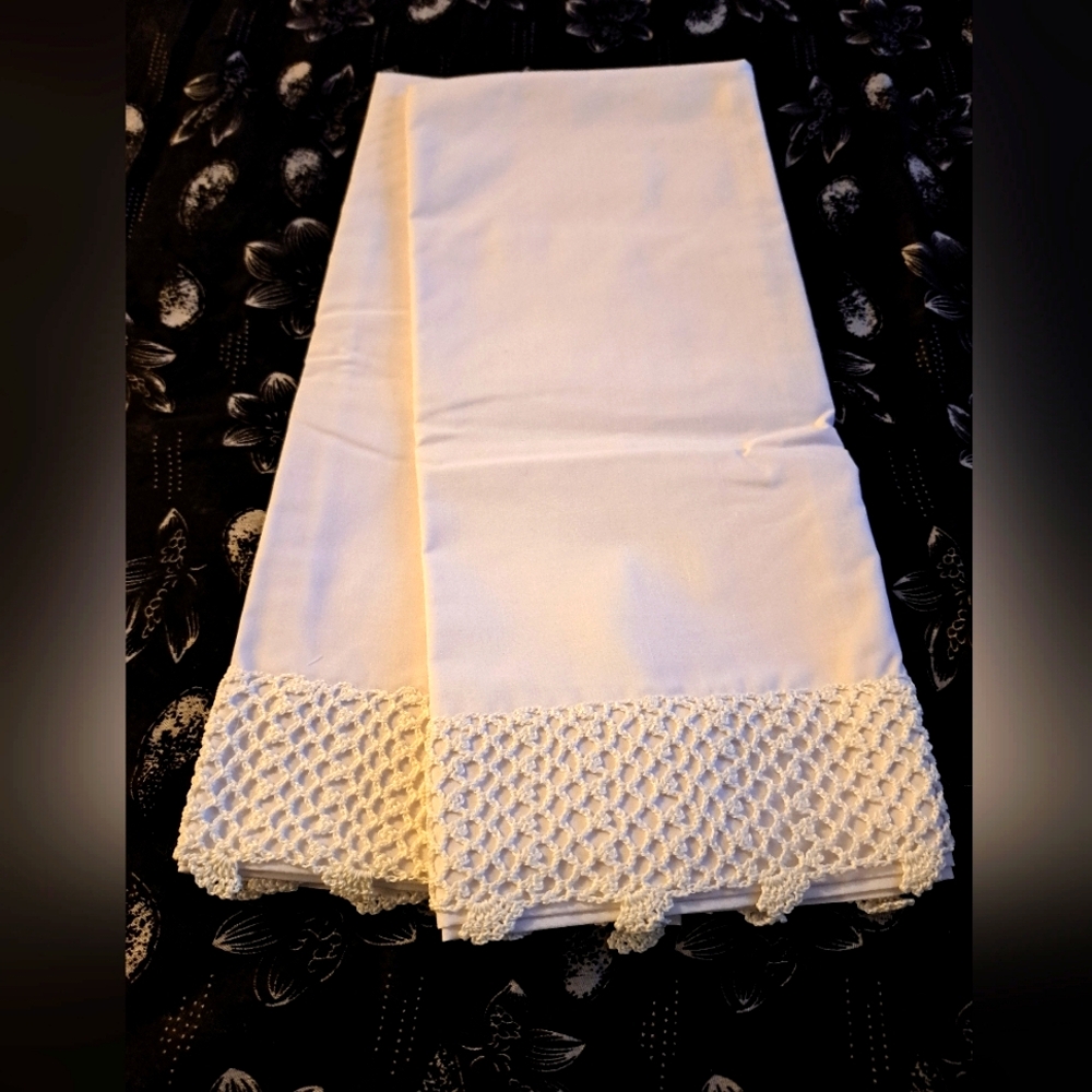 Elegant White Lace Trim Pillow Cases...Standard....